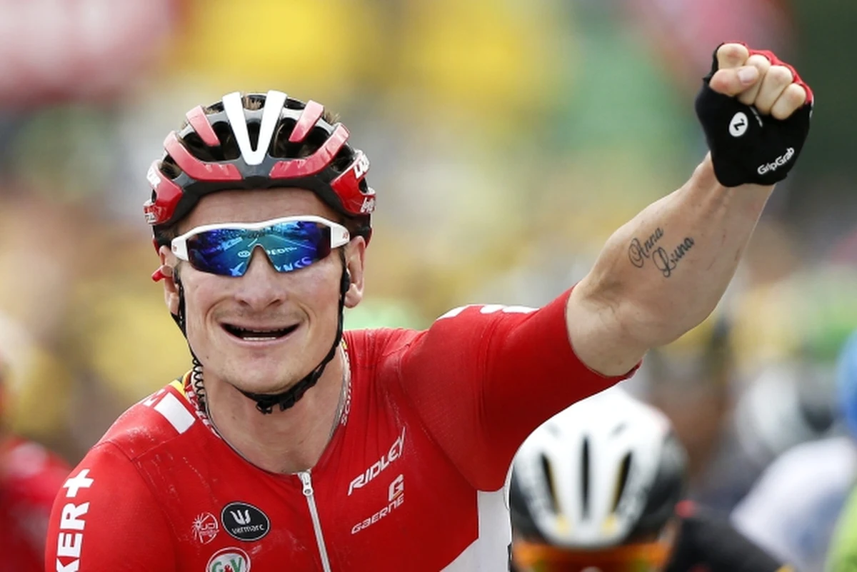 Niemiec Andre Greipel z ekipy Lotto Soudal wygrał w Valence, po finiszu z peletonu 15. etap wyścigu kolarskiego Tour de France. W klasyfikacji generalnej wciąż prowadzi Brytyjczyk Chris Froome (Sky).