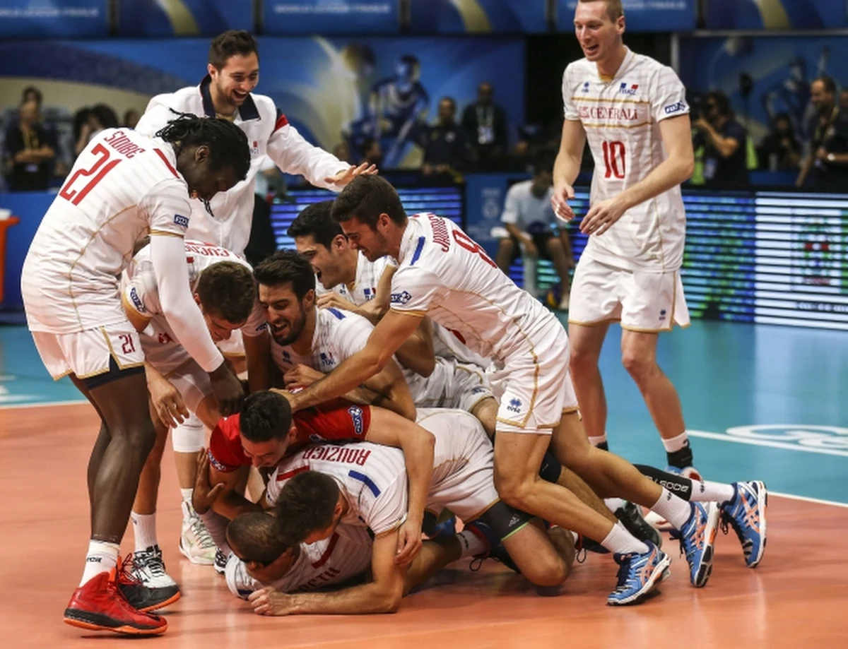 Siatkarze Francji po raz pierwszy w historii wygrali Ligę Światową. W finale w Rio de Janeiro pokonali Serbię 3:0 (25:19, 25:21, 25:23). W meczu o brązowy medal Polska przegrała z USA 0:3.