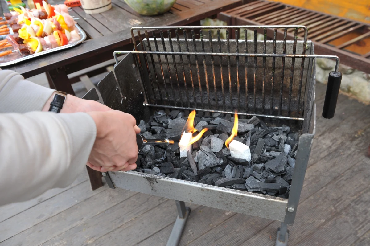 Od środy w austriackiej stolicy obowiązuje zakaz grillowania w przeznaczonych do tego celu miejscach publicznych w parkach, na łąkach, w zagajnikach itp. Powodem jest utrzymująca się od wielu dni fala upałów, zwiększająca zagrożenie pożarami.
