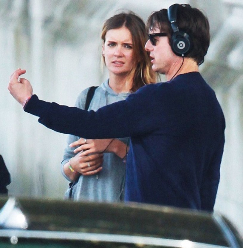 Zagraniczne media donoszą, że Tom Cruise poprosił o rękę swoją asystentkę Emily Thomas.