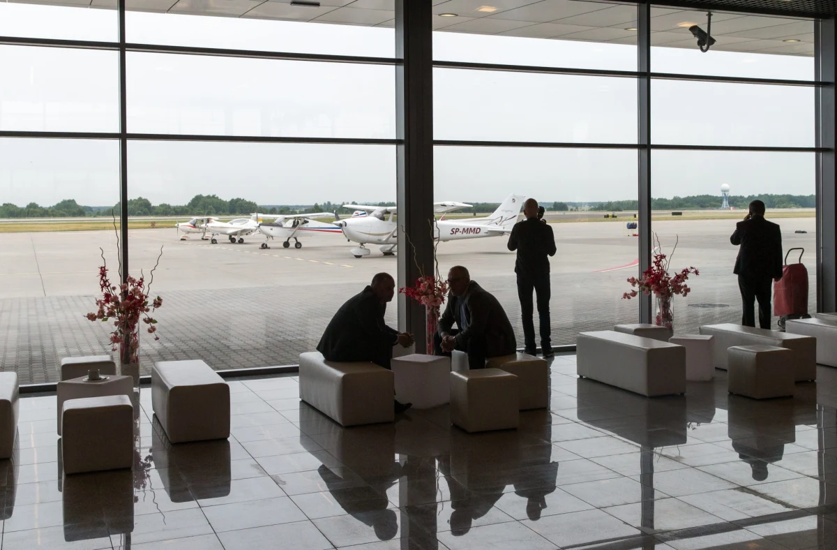 Przez kilkanaście godzin ponad 170 turystów koczowało na lotnisku w Pyrzowicach, czekając na wylot do Grecji. Wczesnym rankiem zepsuł się samolot linii Small Planet Airlines.