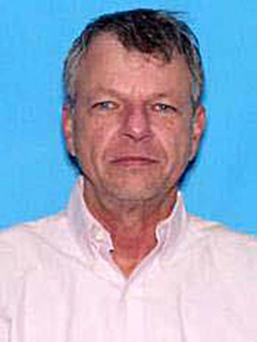 Znamy więcej szczegółów w sprawie strzelaniny w kinie w Lafayette w Luizjanie. W nocy napastnik otworzył ogień do widzów, po czym popełnił samobójstwo. Nie żyją 3 osoby, a 7 jest rannych. 