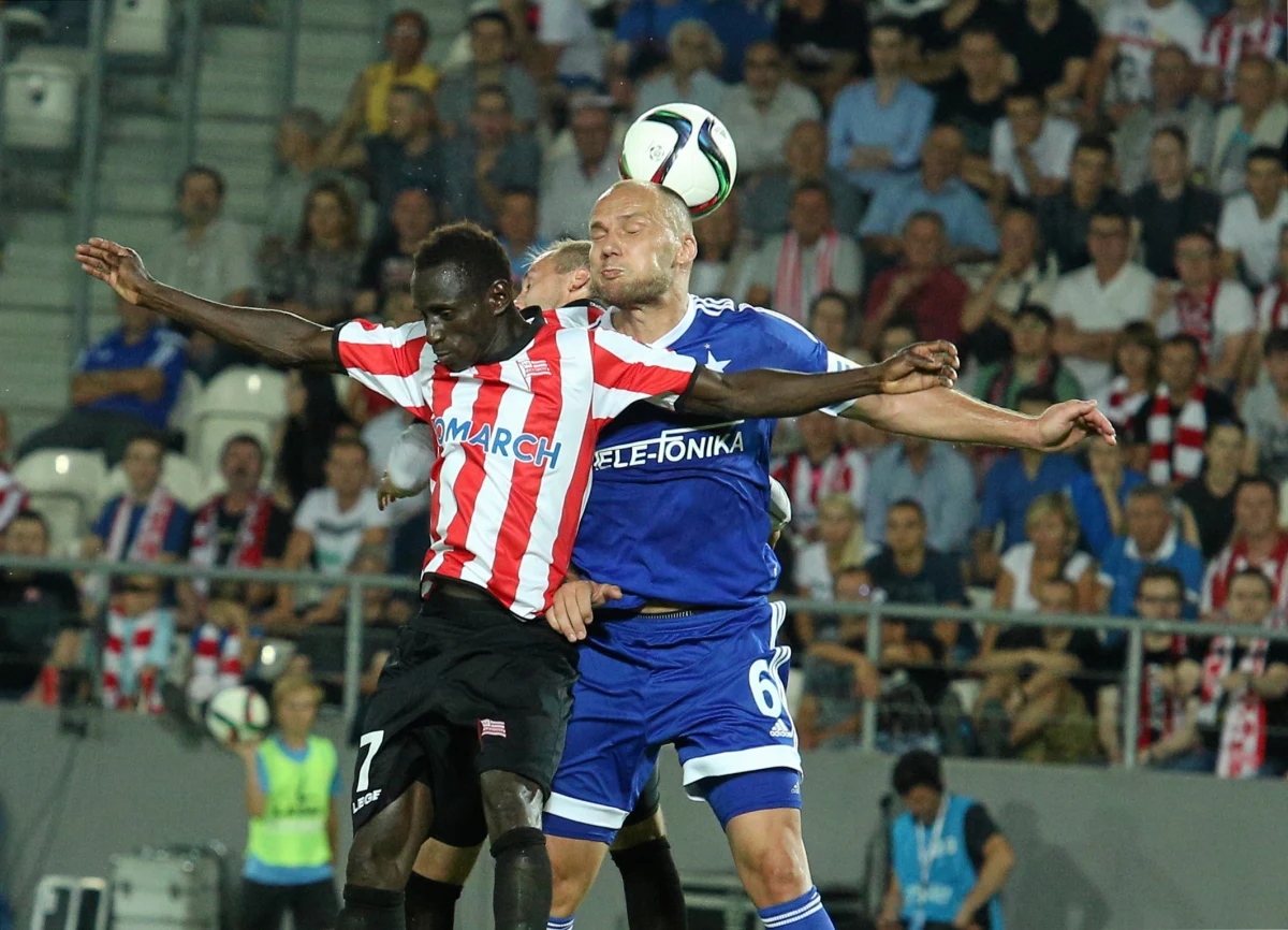 ​Piłkarskie derby Krakowa, które rozegrano w piątek na stadionie Cracovii, szczególnie w pierwszej połowie, były ciekawym widowiskiem. Jednak żadnej ze stron nie udało się zdobyć trzech punktów.