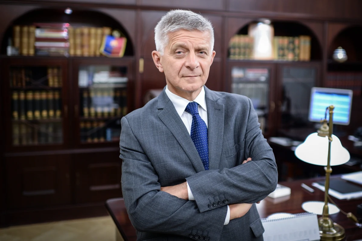 Spór na linii Marek Belka – frankowicze. Prezes Narodowego Banku Polskiego ostrzegł w Sejmie posłów, aby ostrożnie podchodzili do pomysłów przewalutowania kredytów hipotecznych z franków na złote. Stowarzyszenie frankowiczów uznało tę wypowiedź za skandaliczną – donosi "Gazeta Polska Codziennie".