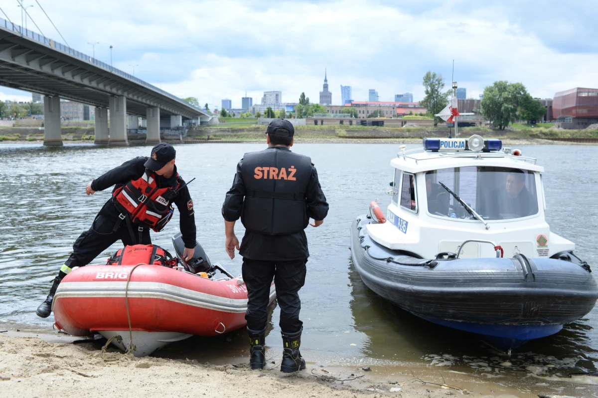 Wyłowiono ciało mężczyzny, który w sobotę wpadł do Wisły w Warszawie - dowiedział się nasz reporter. Jego ciało znaleziono obok Bulwarów Wiślanych, pod Mostem Śląsko-Dąbrowskim. 