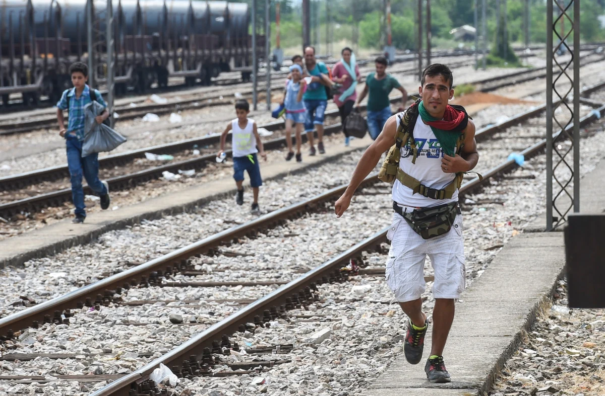 Polskie służby specjalne potrzebują dodatkowych środków na monitoring napływających do naszego kraju uchodźców i osób, które mogą wspierać terroryzm - usłyszał od członków sejmowej komisji ds. służb specjalnych reporter RMF FM Grzegorz Kwolek. Na kolejnym posiedzeniu posłowie mają złożyć wniosek o pilne zwiększenie środków dla Agencji Bezpieczeństwa Wewnętrznego.