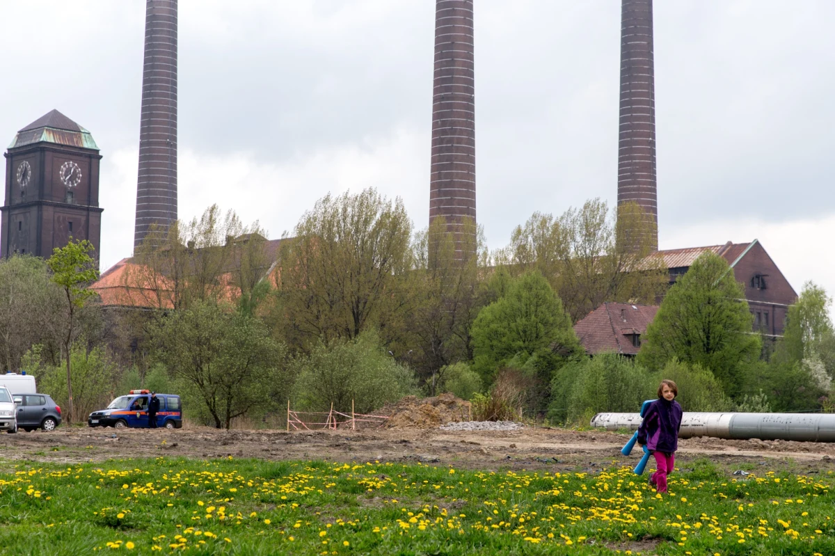 Pożar na terenie zabytkowej Elektrociepłowni Szombierki w Bytomiu. W nocy zapalił się taśmociąg. Nikomu nic się nie stało.