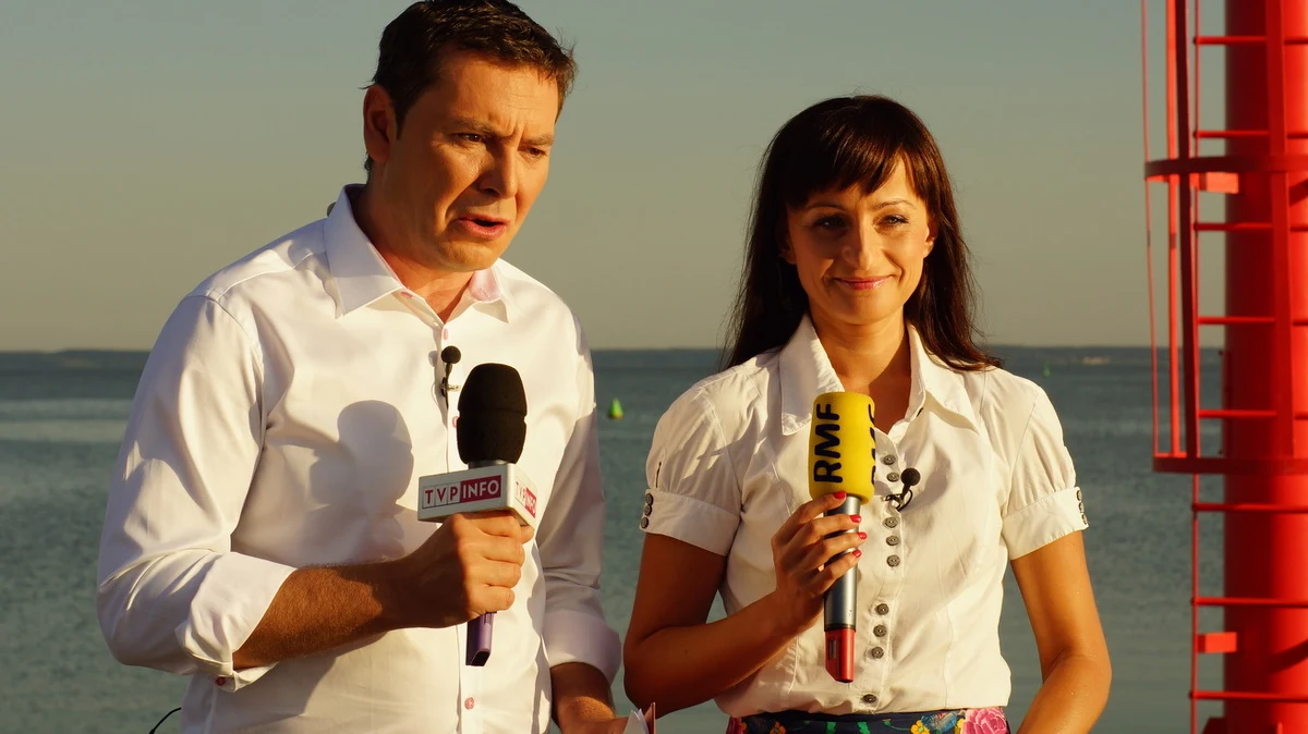 Po ostatnich wizytach na Lubelszczyźnie i Podkarpaciu przyszedł czas na polskie morze! Kołobrzeg jest kolejnym przystankiem na trasie radiowo-telewizyjnego konwoju Twojego Miasta w RMF FM i TVP Info! To już szósty odcinek naszej wspólnej akcji. Opowiemy o lokalnej kuchni i ciekawostkach związanych z Kołobrzegiem, spotkamy się z wypoczywającymi nad Bałtykiem. Odwiedźcie nas! Mamy dla Was mnóstwo niespodzianek, a dwie osoby odjadą na żółto-niebieskich rowerach od RMF FM!