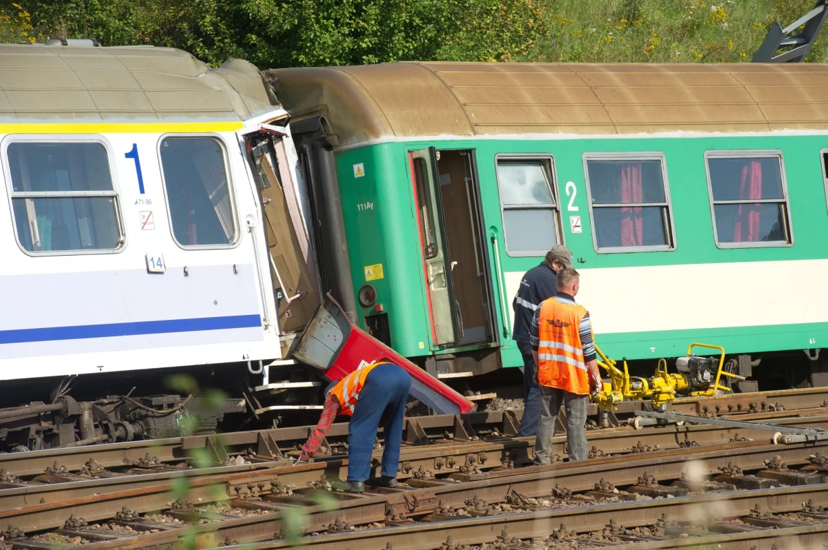 Sąd Apelacyjny w Łodzi utrzymał wyrok 3 lat i 3 miesięcy więzienia dla maszynisty prowadzącego pociąg, który 4 lata temu wykoleił się w Babach koło Piotrkowa Trybunalskiego. W katastrofie zginęły 2 osoby, a ponad 160 zostało rannych. 