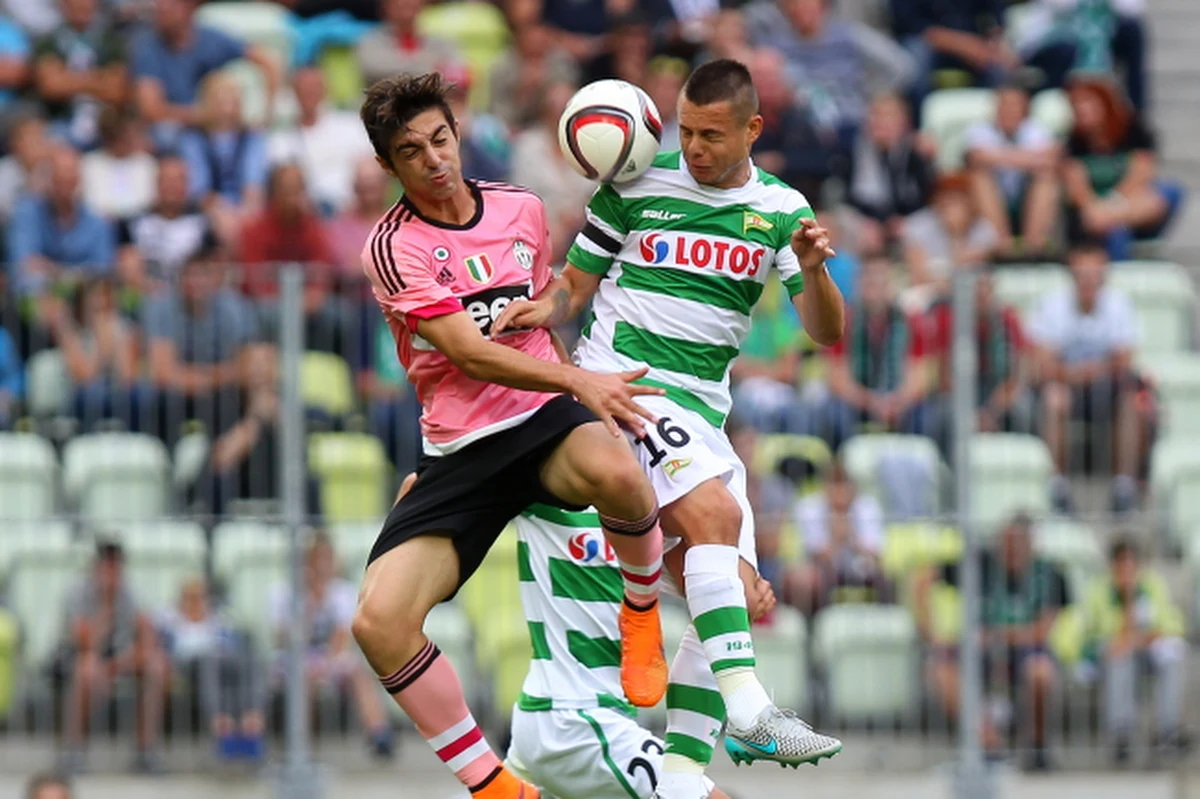 Lechia Gdańsk przegrała w SuperMeczu z Juventusem Turyn 1-2. Pomorzanie długo stawiali opór finaliście Ligi Mistrzów, ale decydujący cios zadał Mario Mandżukić.