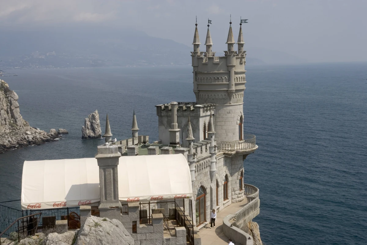 Centrum Rosyjsko-Polskiego Dialogu i Porozumienia zaprasza polską młodzież na Krym. 14-osobowa grupa młodzieży - 12 uczniów i 2 dorosłych - z Podlasia pojedzie na zaanektowany półwysep w nagrodę za zwycięstwo w konkursie wiedzy o literaturze rosyjskiej. 