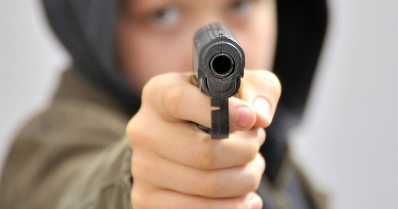 Waszyngtońska policja bada okoliczności tragicznej śmierci 3-letniej dziewczynki. Dziecko zostało śmiertelnie postrzelone przez 7-latka, który bawił się bronią. 