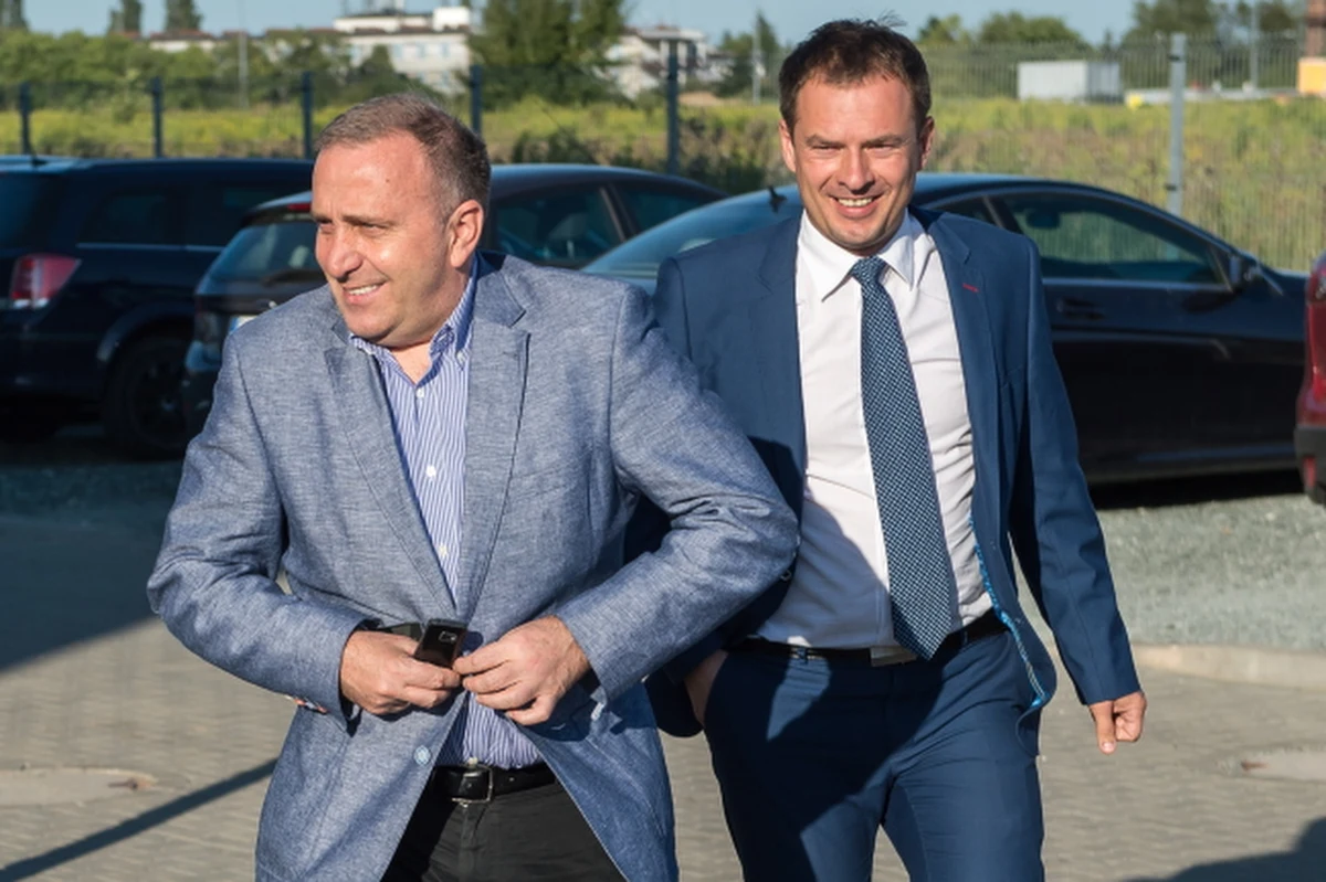 Minister spraw zagranicznych Grzegorz Schetyna oraz szef dolnośląskich struktur Platformy Obywatelskiej, były europoseł Jacek Protasiewicz będą liderami list w wyborach parlamentarnych. W piątek rada regionalna zatwierdziła kandydatów tej partii.