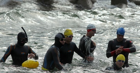 Z Helu wystartował w sobotę niezwykły ultratriathlon. Żołnierze z polskich jednostek specjalnych: Formoza, Grom, Nil, Agat i jednostki komandosów z Lublińca, a także przedstawiciel amerykańskiego Navy Seals chcą w ciągu kilku dni dotrzeć aż na Rysy.