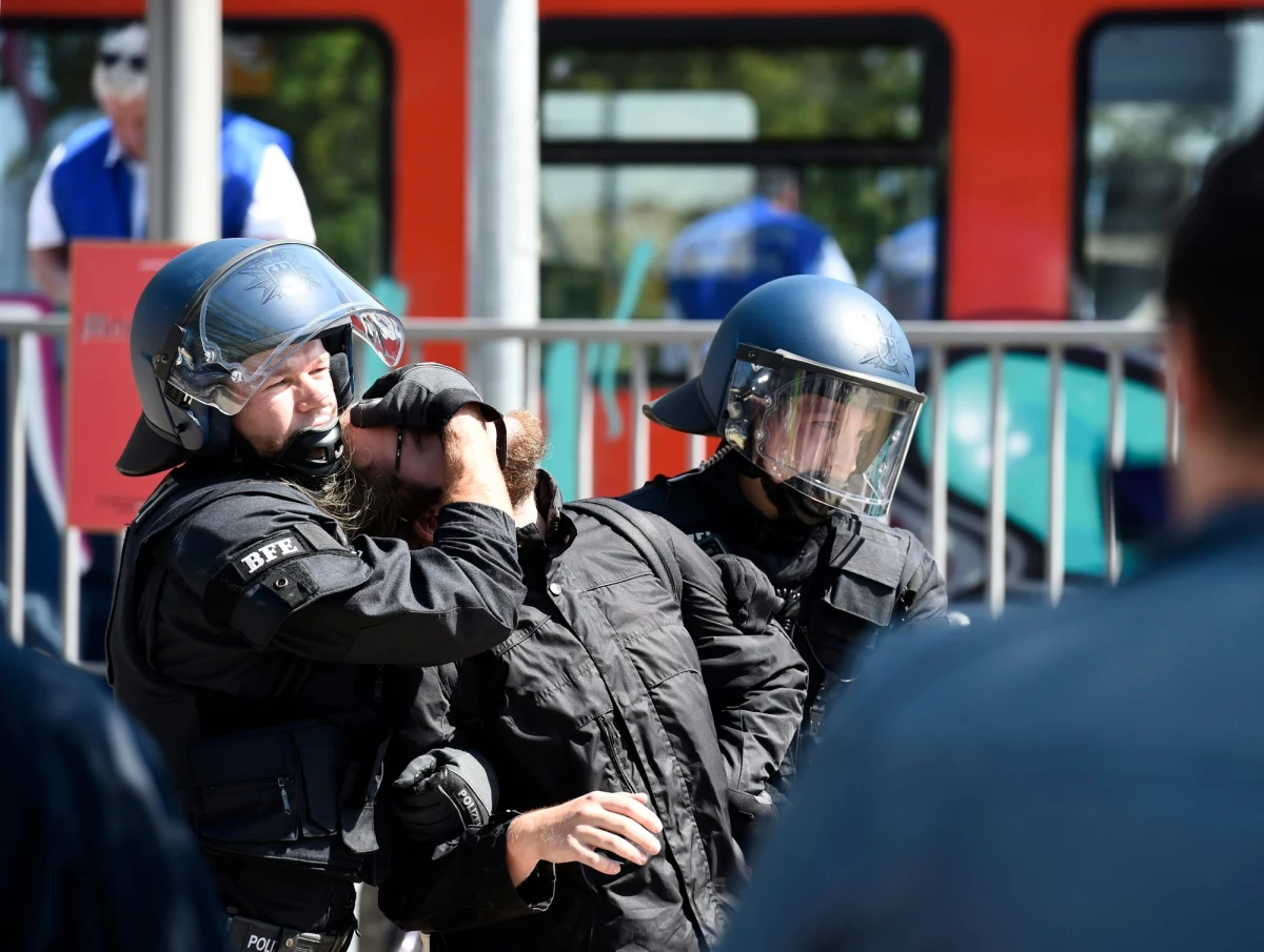 Osiem osób, w tym kobieta, zostało rannych podczas bijatyki, jaka wywiązała się między imigrantami z Syrii i Afganistanu w obozie dla uchodźców w okolicy Drezna, na wschodzie Niemiec. Informację przekazała miejscowa policja.