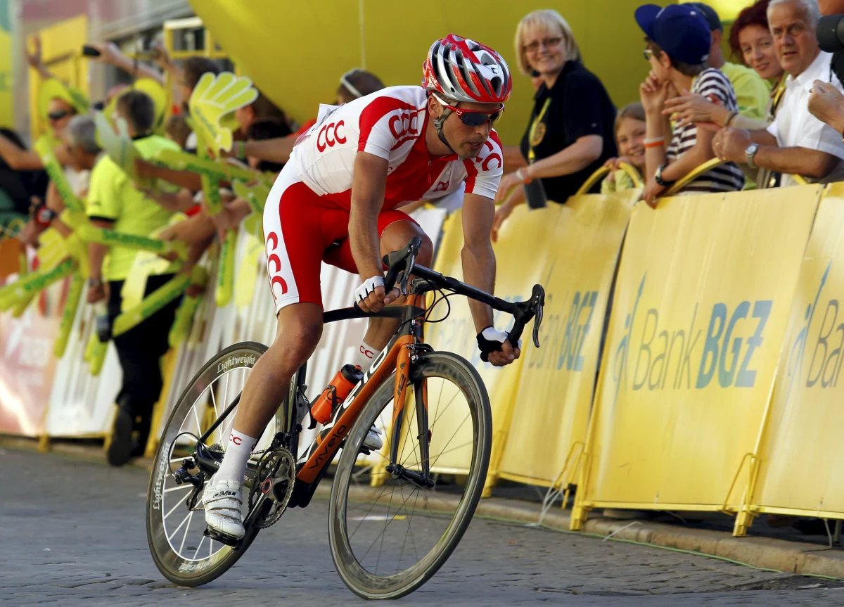 "Tour de Pologne to dla nas szczególna impreza - tyle fanów co na tym wyścigu widuje się tylko na wielkich tourach" - mówi przed startem Marek Rutkiewicz. Polski kolarz deklaruje też w rozmowie z dziennikarzem RMF FM Maciejem Jermakowem, że będzie chciał powalczyć na górskich etapach. 
