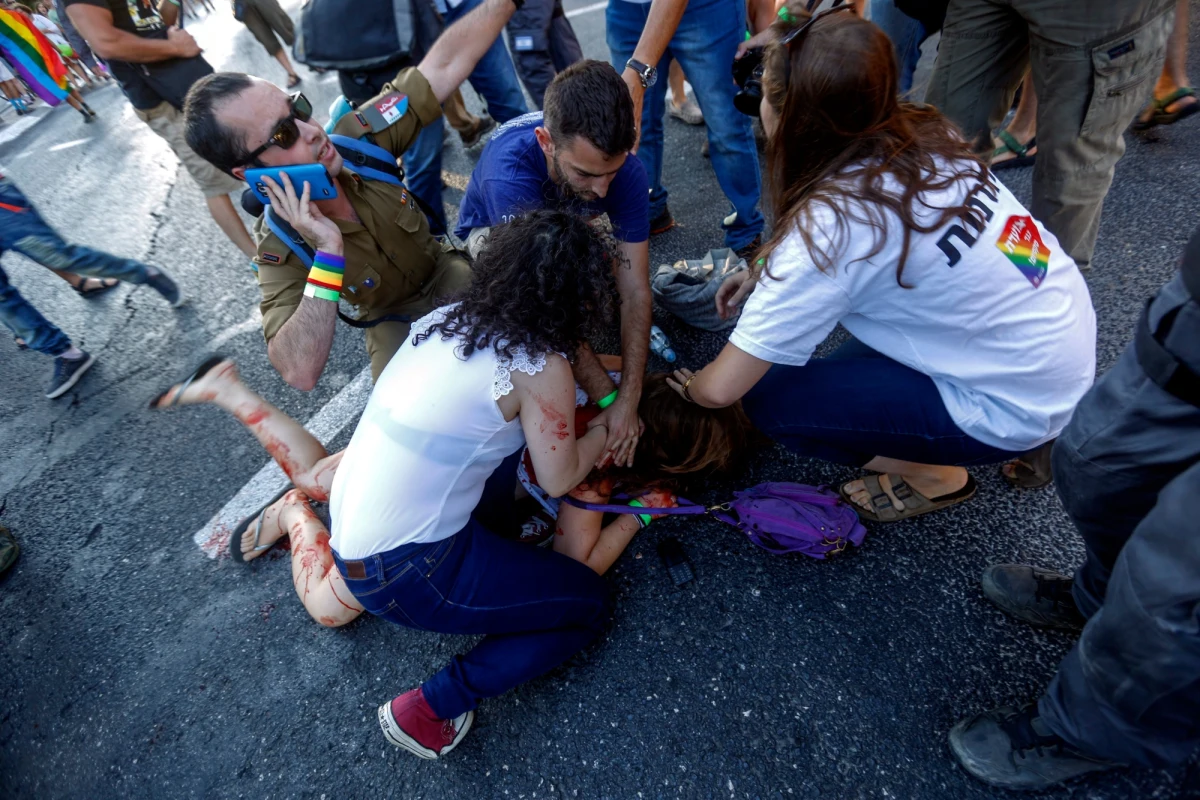 Zmarła izraelska 16-latka, zaatakowana w czwartek przez nożownika na paradzie gejowskiej w Jerozolimie. Był to najpoważniejszy od lat incydent na uczestników dorocznej imprezy. 