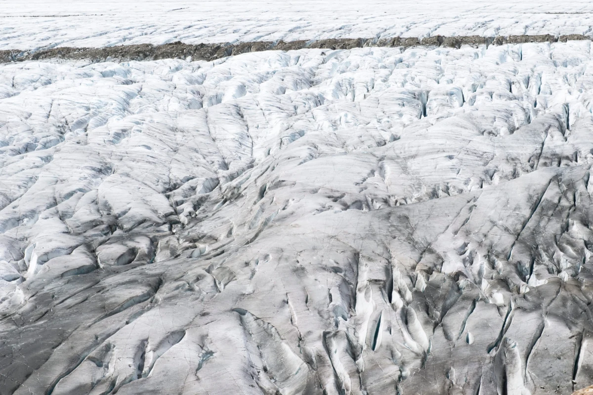 Lodowce na całym świecie stopniały do najniższego poziomu od 120 lat, czyli odkąd prowadzone są badania na ten temat – wynika z raportu światowej organizacji monitorowania lodowców World Glacier Monitoring Service. Proces topnienia lodowców zdecydowanie przyśpieszył w pierwszej dekadzie tego stulecia.