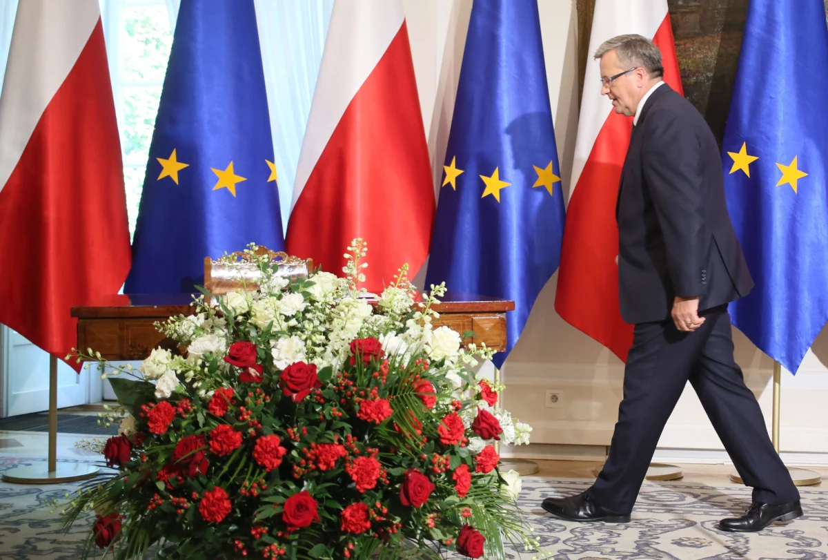 Już jutro, 6 sierpnia, Bronisław Komorowski pożegna się z urzędem prezydenta RP. Piastował go przez zaledwie jedną kadencję. W przeddzień przekazania władzy w ręce Andrzeja Dudy pytamy Was, jaką ocenę w szkolnej skali wystawilibyście Bronisławowi Komorowskiemu na zakończenie prezydentury? Zapraszamy do głosowania w naszej sondzie i dyskusji w komentarzach pod artykułem!