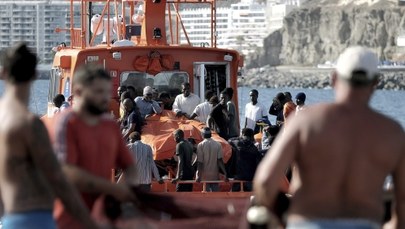 Zatonęła łódź z imigrantami. Z wody wyławiają ciała
