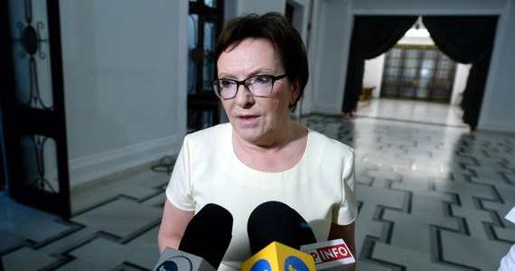 Premier Ewa Kopacz w wystąpieniu telewizyjnym zapewniła o gotowości do współpracy z nowym prezydentem Andrzejem Dudą. Szefowa rządu zwróciła się do niego o zwołanie Rady Gabinetowej, chce przedstawić zamierzenia rządu na najbliższe miesiące.