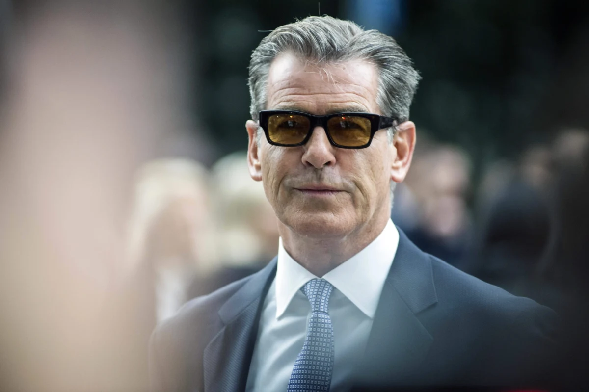 Pierce Brosnan, aktor znany m.in. z roli Jamesa Bonda został zatrzymany na lotnisku Burlington w amerykańskim stanie Vermont. Jak podała Agencja Bezpieczeństwa Transportu, gwiazdor próbował wejść do samolotu z nożem myśliwskim w bagażu podręcznym.