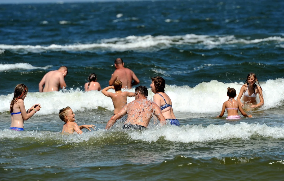Nawet 20 dzieci gubi się codziennie na plażach w Świnoujściu czy Kołobrzegu. Wystarczy chwila nieuwagi, by w tłumie turystów stracić malucha z oczu. Ratownicy WOPR mają pełne ręce roboty.