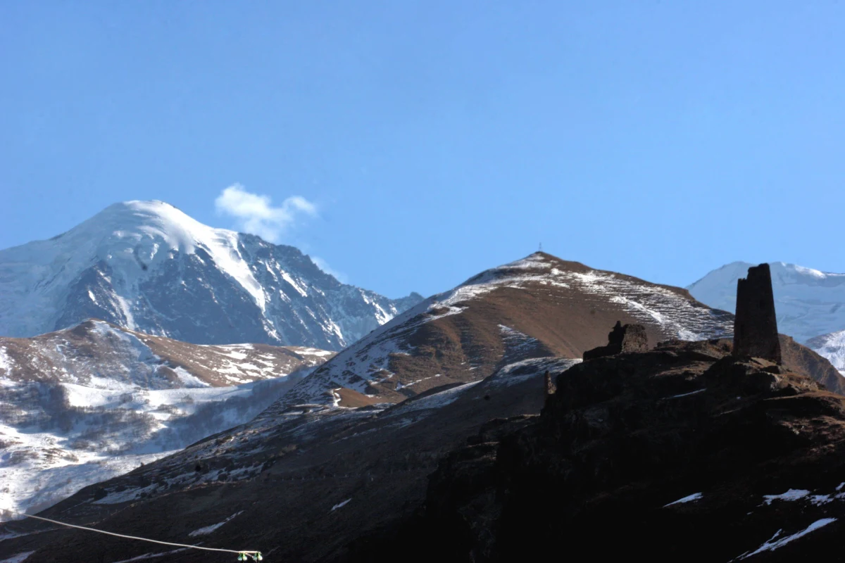 Nie dały rezultatów poszukiwania Polki, która zaginęła na Przełęczy Kazbeckiej na wysokości 4200 metrów na Kaukazie. Akcję na zboczach góry Kazbek prowadzą i rosyjscy i gruzińscy ratownicy. 