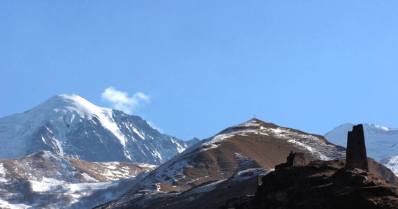 Nie dały rezultatów poszukiwania Polki, która zaginęła na Przełęczy Kazbeckiej na wysokości 4200 metrów na Kaukazie. Akcję na zboczach góry Kazbek prowadzą i rosyjscy i gruzińscy ratownicy. 