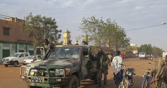 Malijskie siły specjalne, wspierane przez francuskich żołnierzy, odbiły z rąk islamistów zakładników przetrzymywanych w hotelu "Byblos" w Sevare w Mali. Łącznie zginęło 13 osób, w tym część napastników.