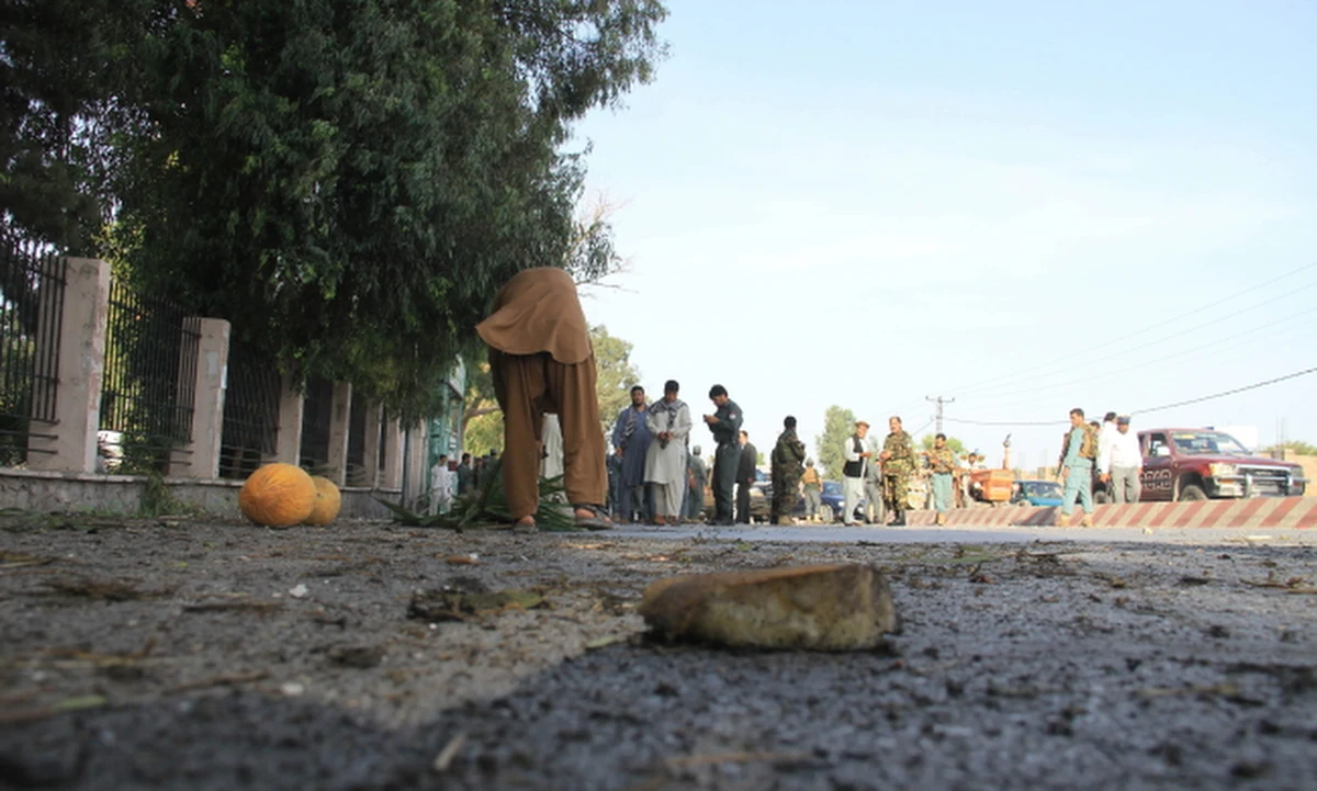 Co najmniej 22 osoby zginęły w nocy w samobójczym zamachu na północy Afganistanu. Zamachowiec zdetonował załadowany materiałami wybuchowymi samochód w powiecie Chan Abad, w prowincji Kunduz.