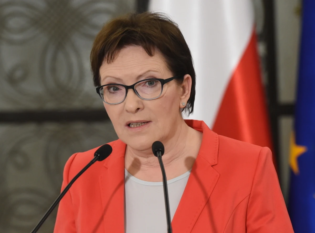 Chcę współpracować z prezydentem Andrzejem Dudą i mój rząd jest gotowy do takiej współpracy - zapewnia premier Ewa Kopacz. "Ja tę rękę wyciągam i to po raz któryś” - stwierdziła
