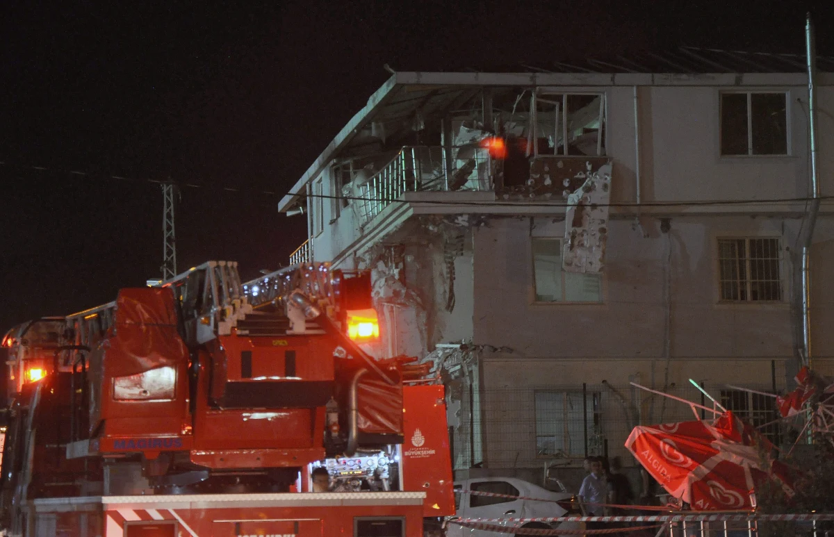 Dwójka napastników otworzyła ogień przed budynkiem amerykańskiego konsulatu w największym mieście Turcji Stambule. Doszło do wymiany strzałów z policją. 