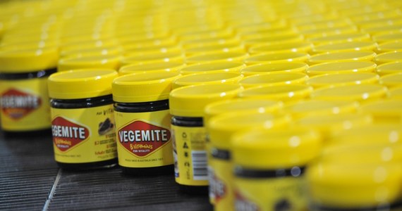 Rząd Australii prosi lokalnych sprzedawców o informowanie policji o podejrzanych zakupach pasty Vegemite. Wszystko dlatego, że jest ona używana do produkcji domowego alkoholu. 