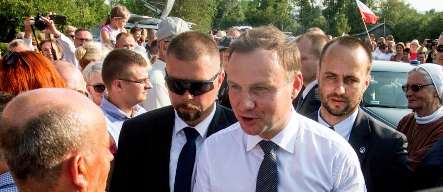 W poniedziałek o godz. 12 Kancelaria Prezydenta ogłosi plan zagranicznych wizyt prezydenta Andrzeja Dudy - poinformowała PAP prezydencka kancelaria. Plan ma obejmować 100 pierwszych dni urzędowania następcy Bronisława Komorowskiego.