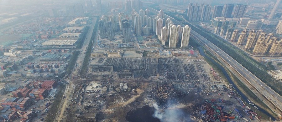 Po wybuchach w strefie przemysłowej w Tiencin w Chinach wciąż zaginionych jest 95 osób, głównie strażaków - podały lokalne media. Sugerują one, że liczba ofiar śmiertelnych katastrofy znacznie wzrośnie. Dotąd potwierdzono, że zginęło 112 osób. Cztery dni po katastrofie co najmniej 720 osób pozostaje w szpitalach. Stan 25 osób jest krytyczny.