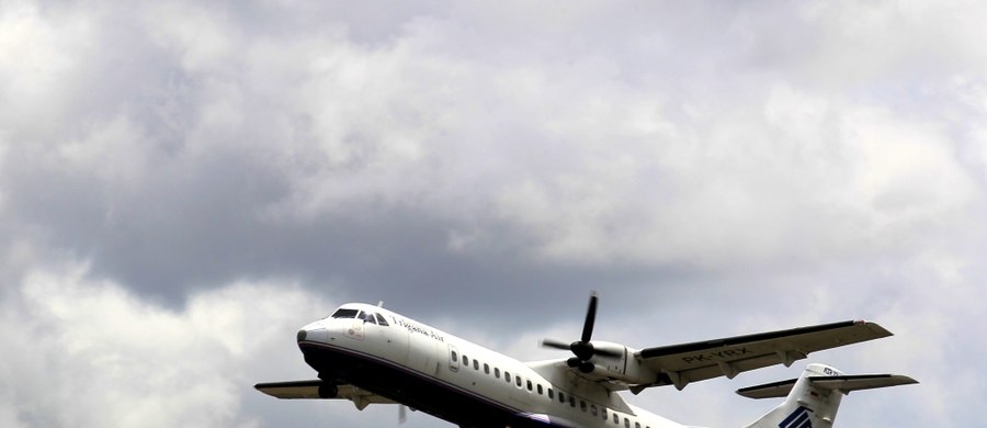 Indonezyjski samolot z 54 osobami na pokładzie zniknął z radarów w prowincji Papua. Informację przekazała Krajowa Agencja Poszukiwania i Ratownictwa na Twitterze. Rozpoczęto poszukiwania maszyny, ale po zapadnięciu zmroku wstrzymano je do jutra.