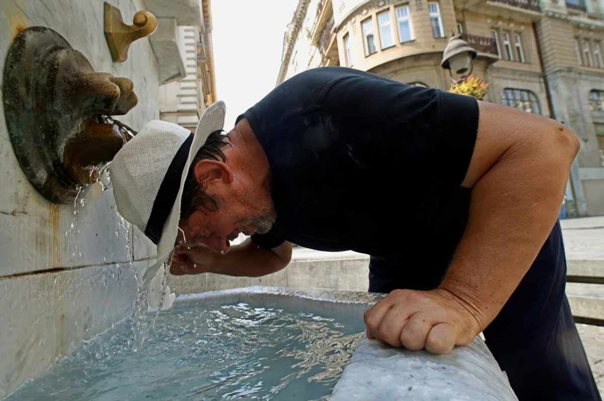 Upały ustępują. Jeszcze tylko w niedzielę termometry w całej Polsce pokazywały ponad 30 stopni Celsjusza. W kolejnych dniach temperatura będzie się stopniowo obniżać. 