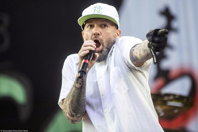 Lider Limp Bizkit znany jest z charakterystycznego głosu i ciętego języka. Trzeba przyznać, że wokalista miał również słabość do pięknych kobiet, gdyż tych przez jego życie przewinęło się naprawdę masa. Artysta 20 sierpnia 2015 roku kończy 45 lat. 