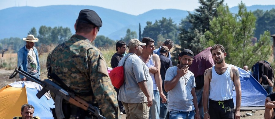 Oddziały prewencyjne macedońskiej policji użyły gazu łzawiącego do rozproszenia kilku tysięcy imigrantów i uchodźców, próbujących wtargnąć do Macedonii przez granicę z Grecją. O sprawie informuje agencja Reutera oraz AP.