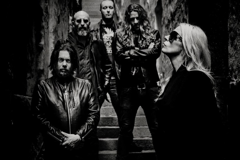 Szwedzka grupa Avatarium ujawniła tytułowy utwór z drugiej płyty "Girl With The Raven Mask". 