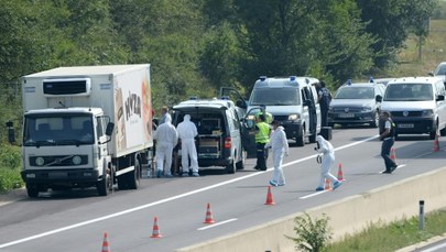 Austria: Kilkudziesięciu martwych uchodźców znaleziono w ciężarówce