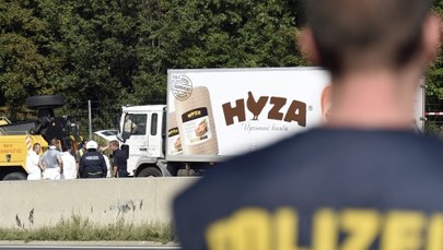 Austria: Z ciężarówki wydobyto ponad 70 ciał. Nie wiadomo, kim są i kiedy zmarli 