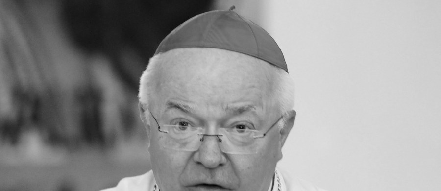 Po śmierci byłego arcybiskupa Józefa Wesołowskiego, warszawska prokuratura ma umorzyć swe śledztwo w sprawie czynów pedofilskich, jakich miał się on dopuszczać. Były dostojnik kościelny został znaleziony martwy nad ranem w swoim mieszkaniu.