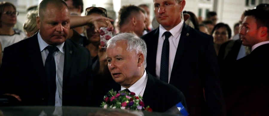Jarosław Kaczyński szykuje się do objęcia funkcji niekonstytucyjnego naczelnika państwa - twierdzi sekretarz stanu w kancelarii premiera Michał Kamiński w wywiadzie dla "Polski The Times".