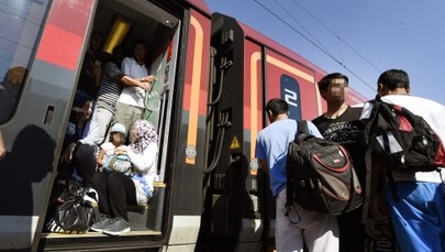 Pociągi z uchodźcami ruszyły do Wiednia