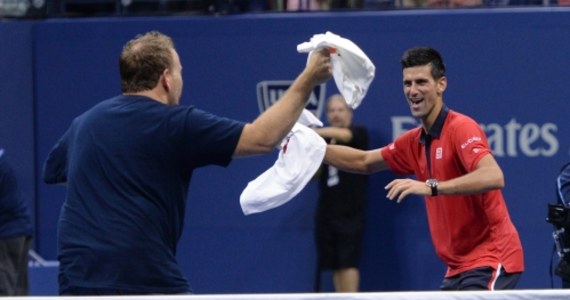 Novak Djokovic, grający w roli turniejowej "jedynki" pokonał Austriaka Andreasa Haider-Maurera 6:4, 6:1, 6:2 i awansował do trzeciej rundy wielkoszlemowego turnieju tenisowego US Open w Nowym Jorku. Tuż po zakończeniu meczu zaprosił na kort kibica, z którym zaprezentował próbkę umiejętności tanecznych. Zobaczcie sami!