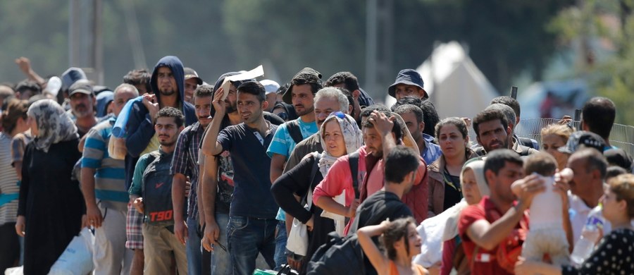 Przewodniczący Rady Europejskiej Donald Tusk apeluje o przyjęcie w krajach UE co najmniej 100 tys. uchodźców. Czy to możliwe? Czy strefa Schengen jest zagrożona? Funkcjonariusze Straży Granicznej mówią, że nie są przygotowani na napływ syryjskich uchodźców na polską granicę.