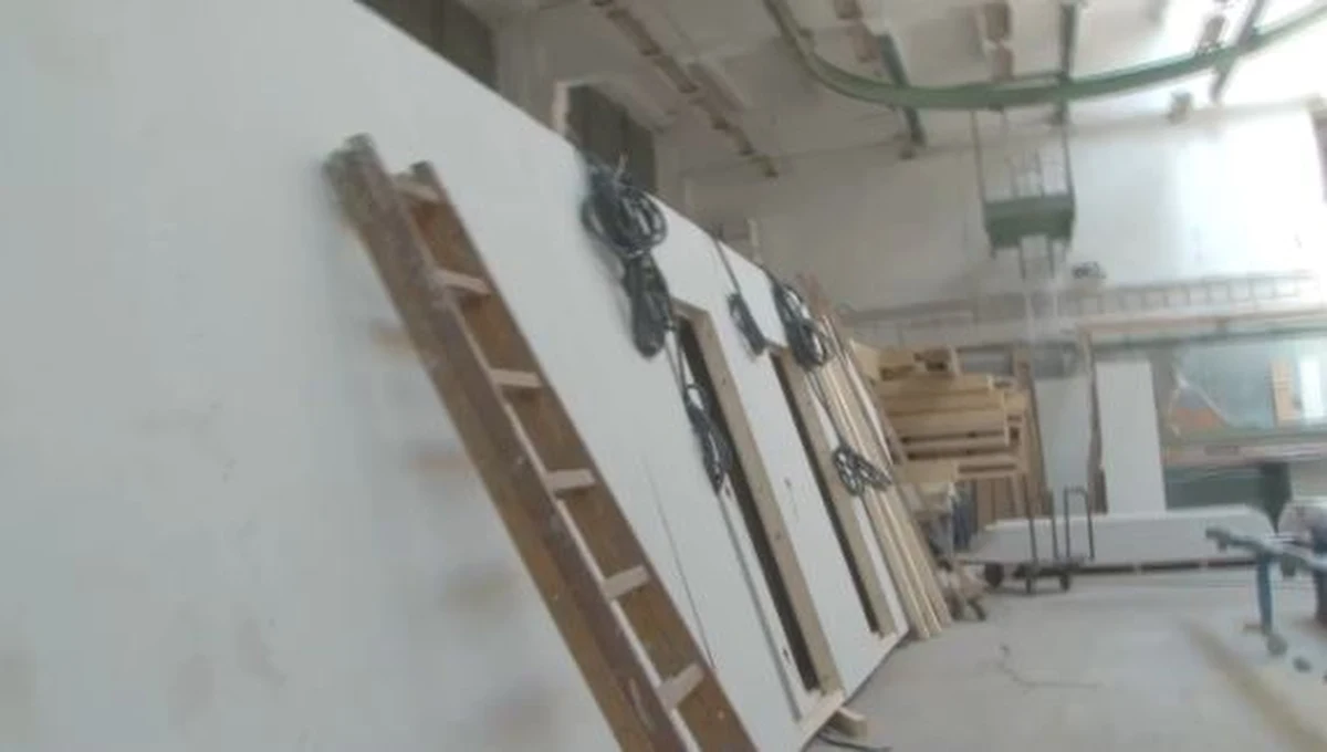 W Szydłowcu powstaje dom dla pana Grzegorza. Naszym celem było postawienie budynku nowoczesnego, ale i energooszczędnego oraz łatwego i taniego w utrzymaniu. Projekt budynku wraz z wykonaniem zaproponowała Fabryka Domów SPOMET z Bielska-Białej. Zobaczcie, jak powstają poszczególne elementy budynku.