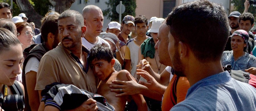Nawet 17 tysięcy uchodźców przebywa na greckiej wyspie Lesbos. Panująca tam sytuacja jest o krok od wybuchu - ostrzegł minister ds. polityki migracyjnej Joannis Muzalas. Władze liczą jednak, że w najbliższych dniach sytuacja się poprawi.
